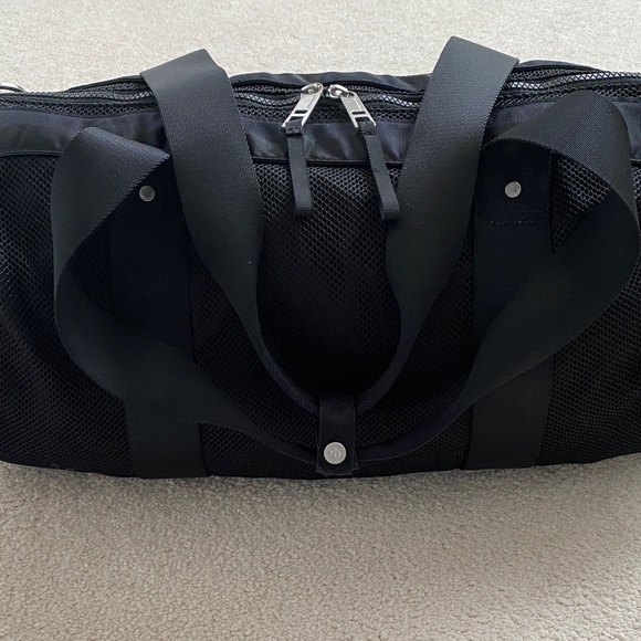 lululemon athletica Black Unisex Duffel Bag - Picture 6 of 16